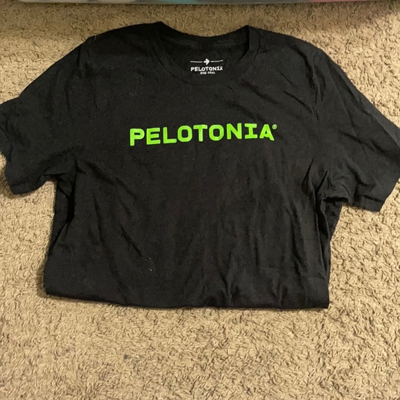 💥Like New💥 Pelotonia 25 Mile shirt - Picture 1 of 2